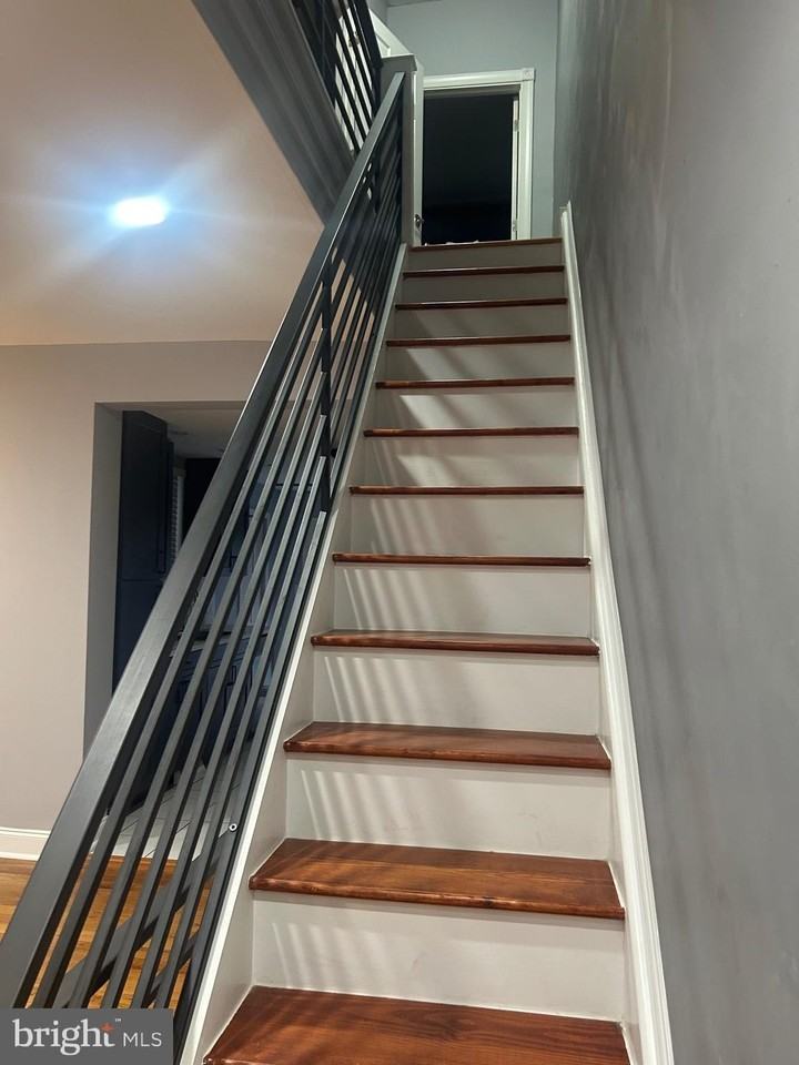 2417 S Rosewood St - Photo 7 of 37