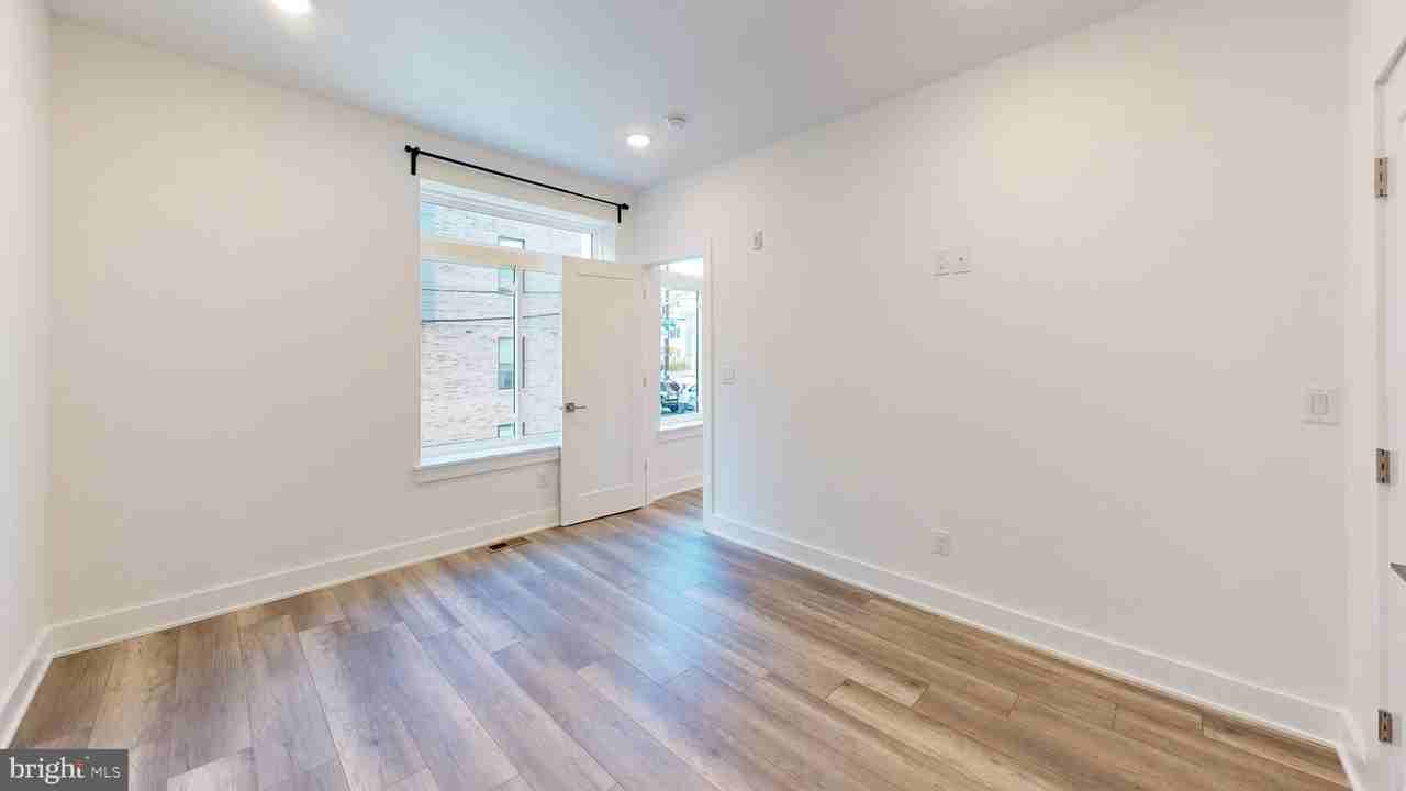 812 N 16th St Unit 3 - Photo 4 of 17