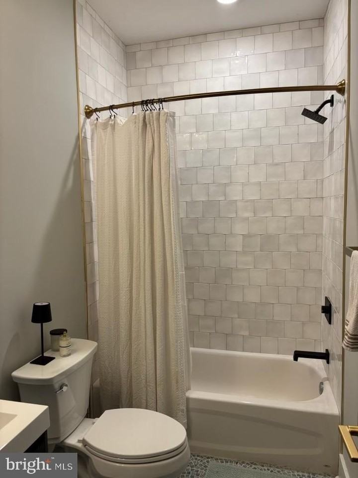 7521 Ridge Ave - Photo 7 of 13