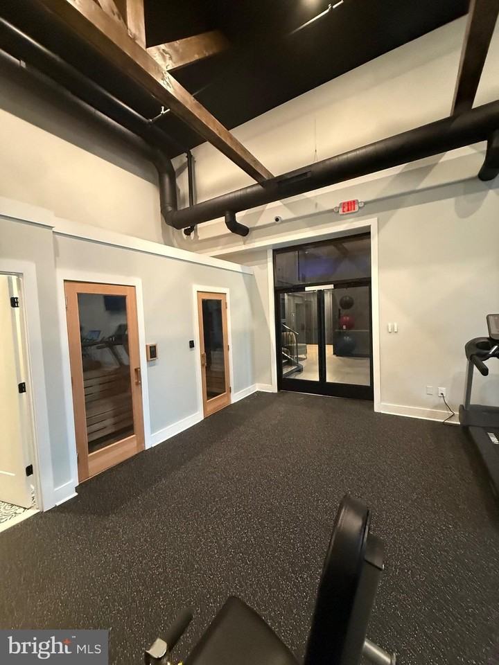 581 Jamestown St - Photo 4 of 24