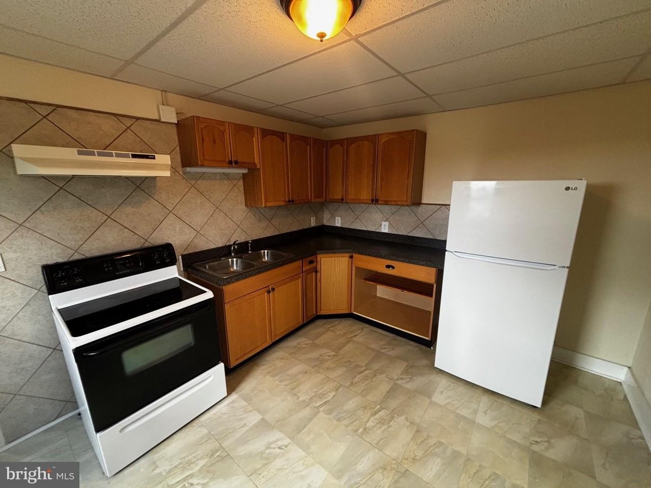 790 Carlisle Ave Apt 3 - Photo 3 of 7