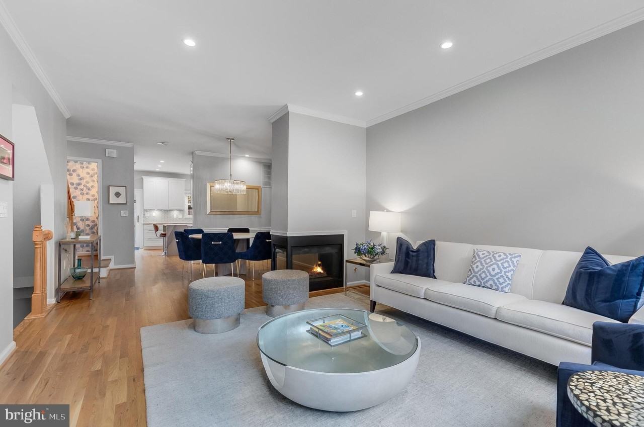 1507-D N Colonial Ter - Photo 5 of 38