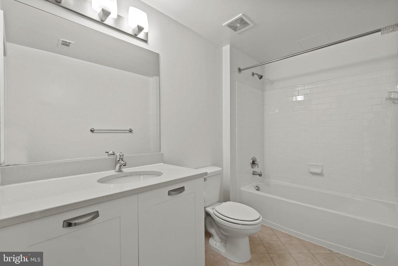 2451 Midtown Ave Apt 1114 - Photo 7 of 37