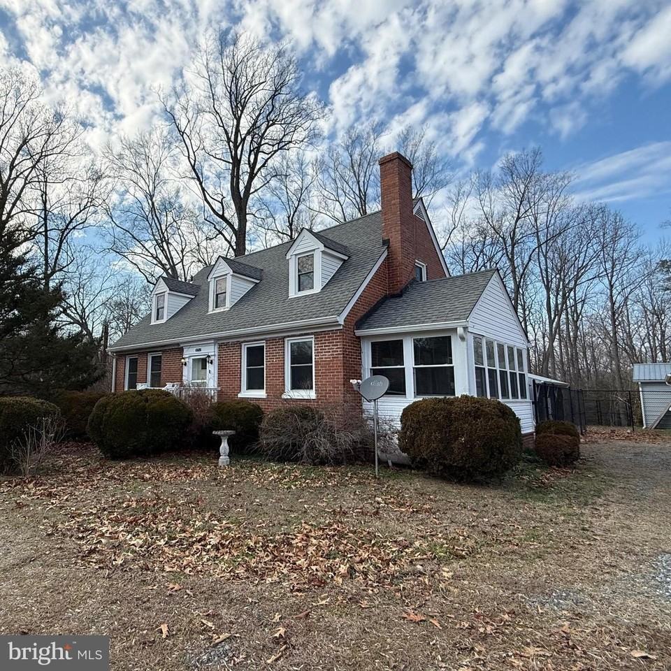 9253 Dahlgren Rd - Photo 5 of 23