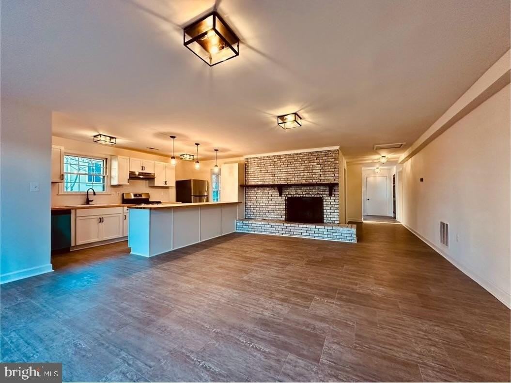 16 W Marshall St - Photo 2 of 12