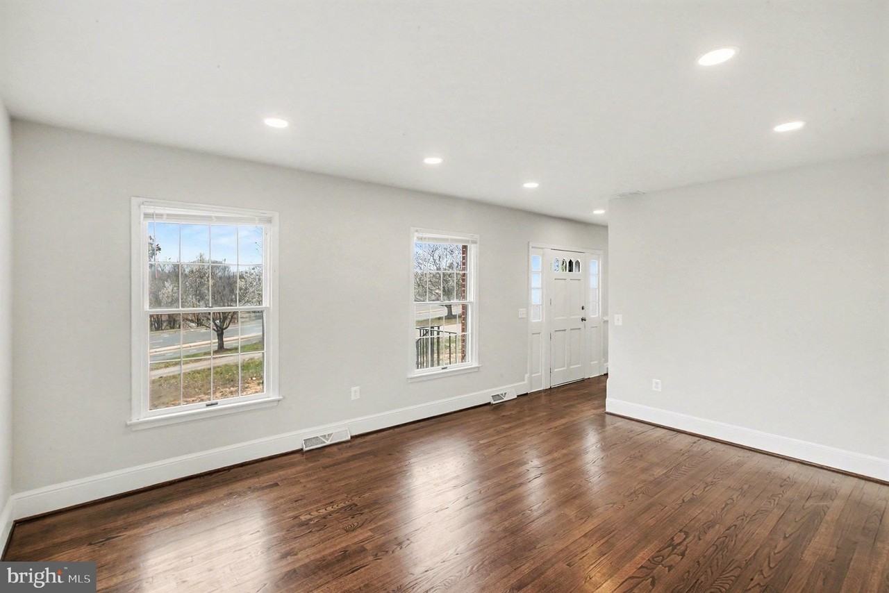 98 Deacon Rd - Photo 7 of 50