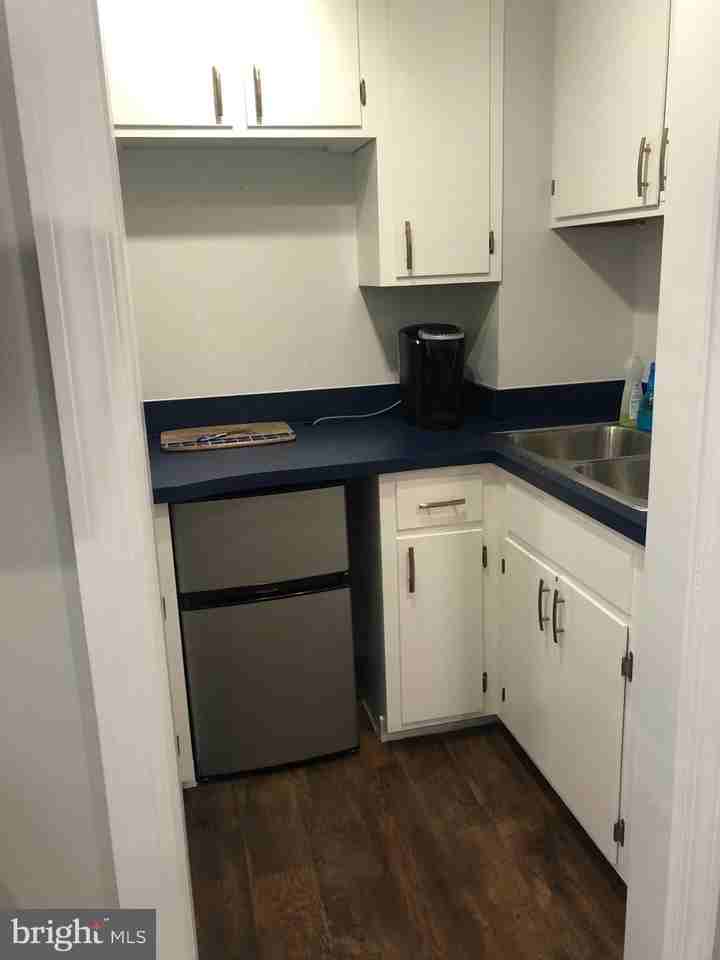 304 S Braddock St - Photo 7 of 18