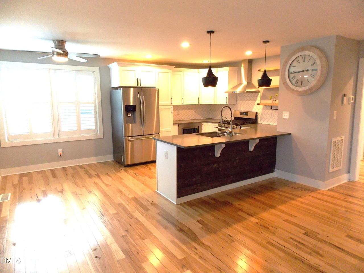 202 Lincoln Ct - Photo 2 of 31