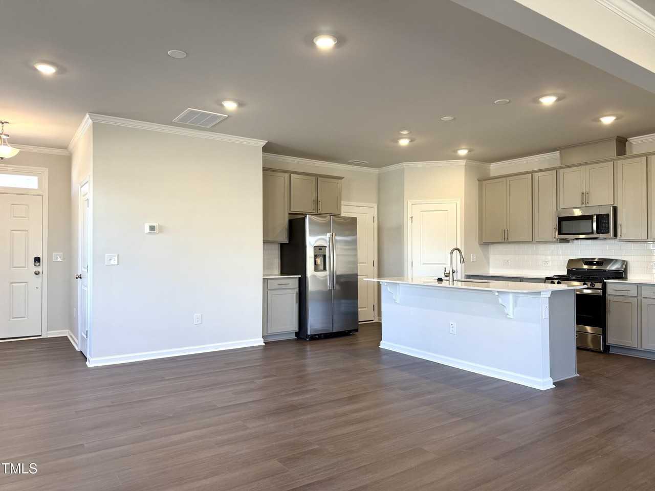 265 Eden View Bnd - Photo 3 of 22