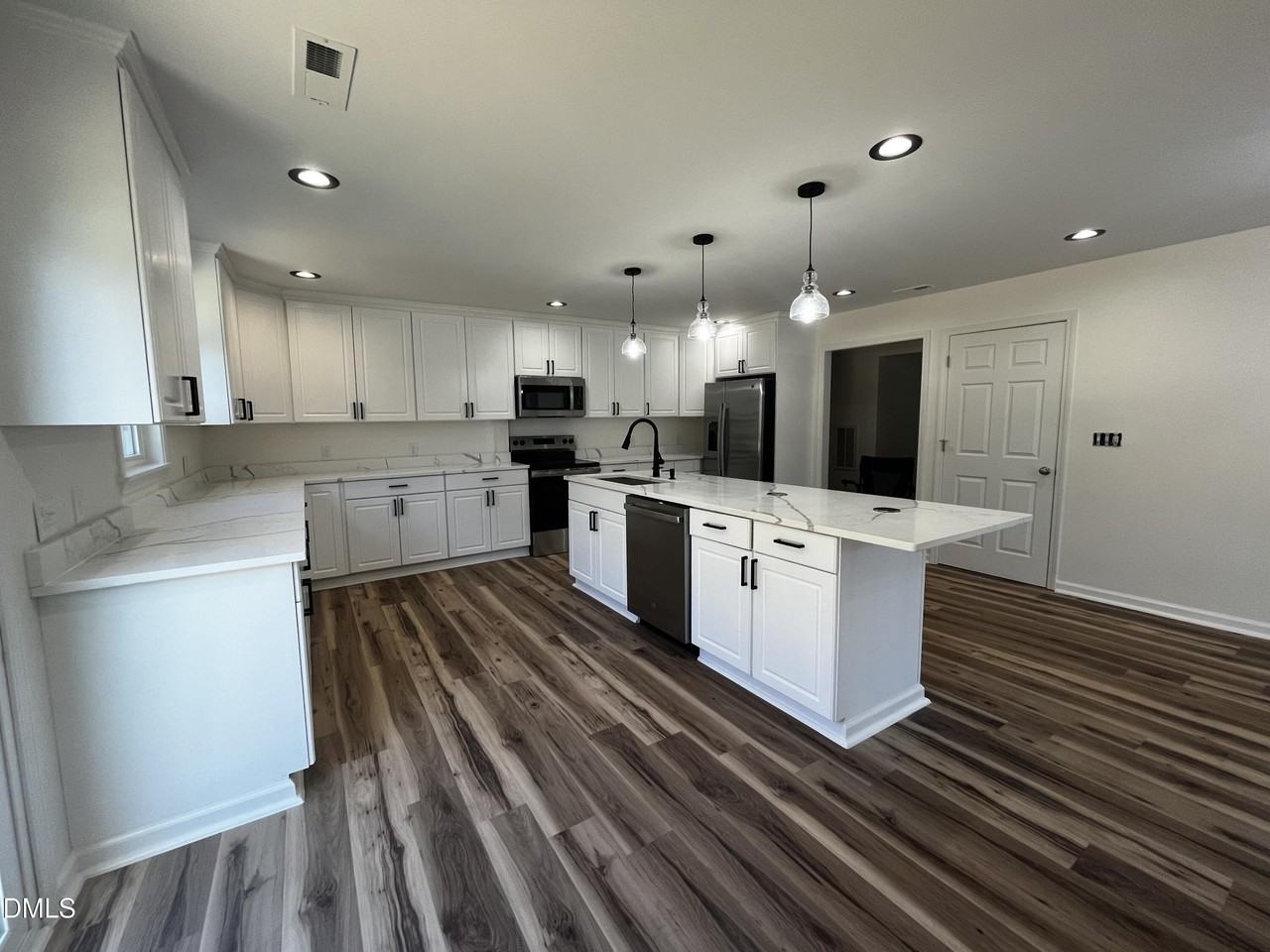 101 Wyoming Dr - Photo 7 of 27