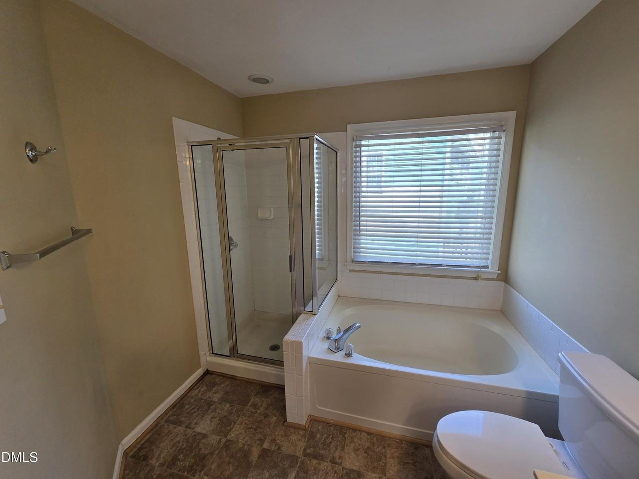 5709 Edgebury Rd - Photo 7 of 15