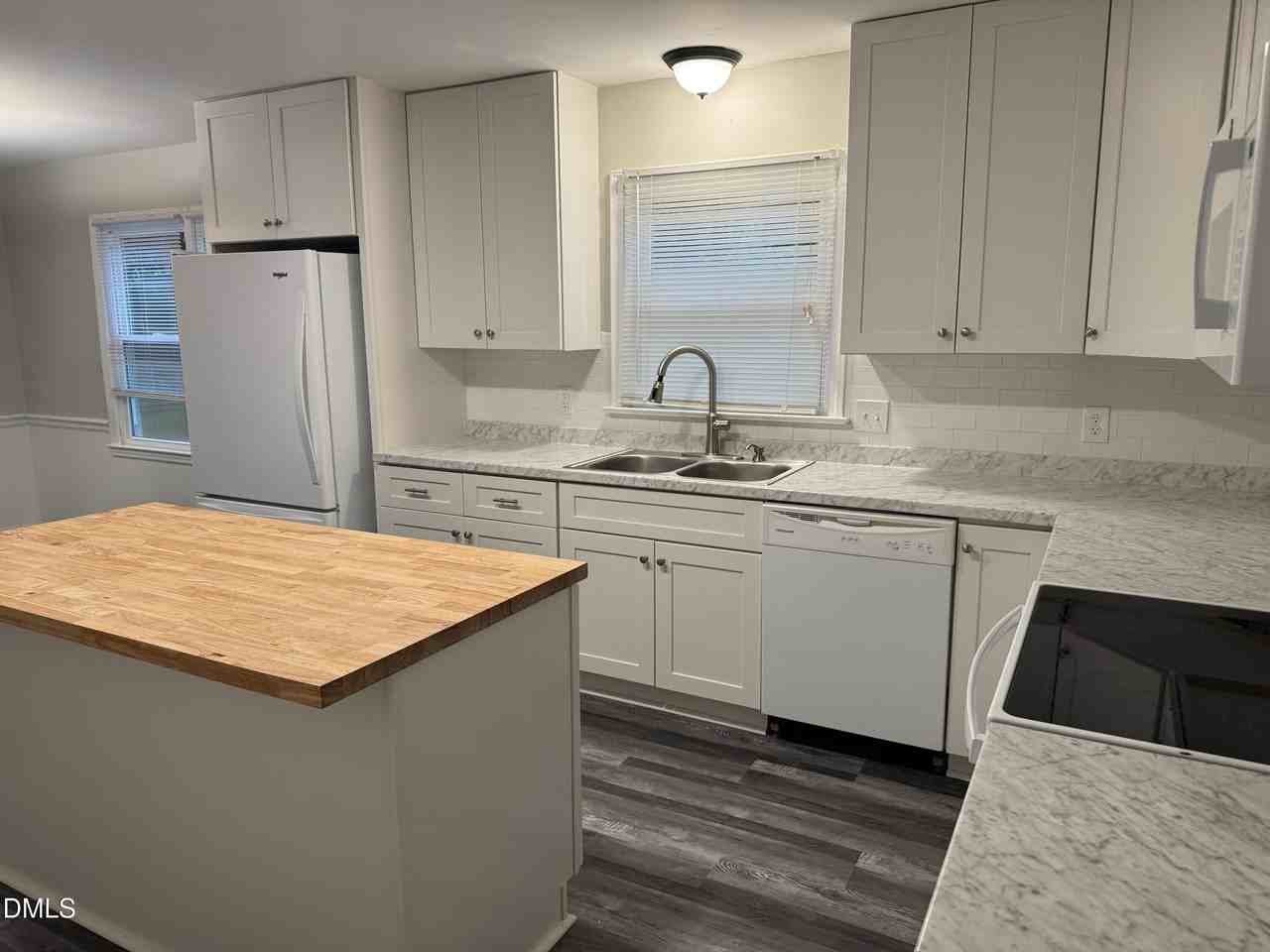 4007 Yadkin Dr - Photo 6 of 10