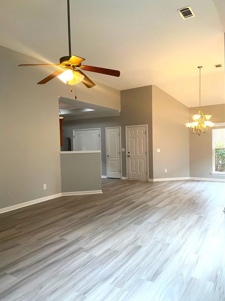 256 Oxmoor Place - Photo 5 of 16