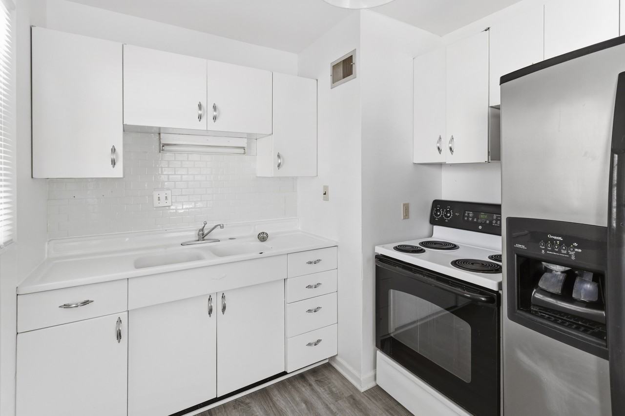 208 Arcadia Dr #1 - Photo 7 of 20