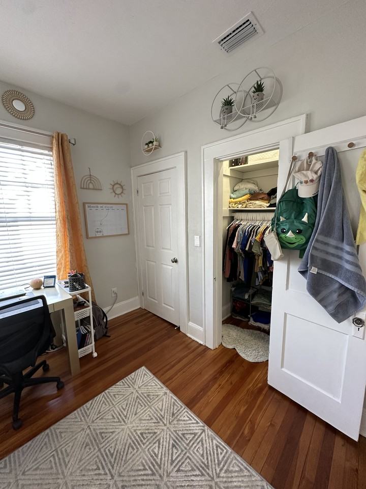 1112 Sw 3rd Ave #1 - Photo 4 of 26