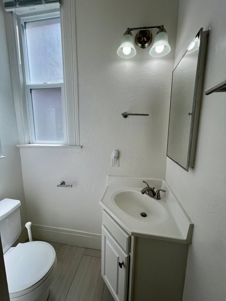 2127 Fillmore Street #6 - Photo 7 of 12