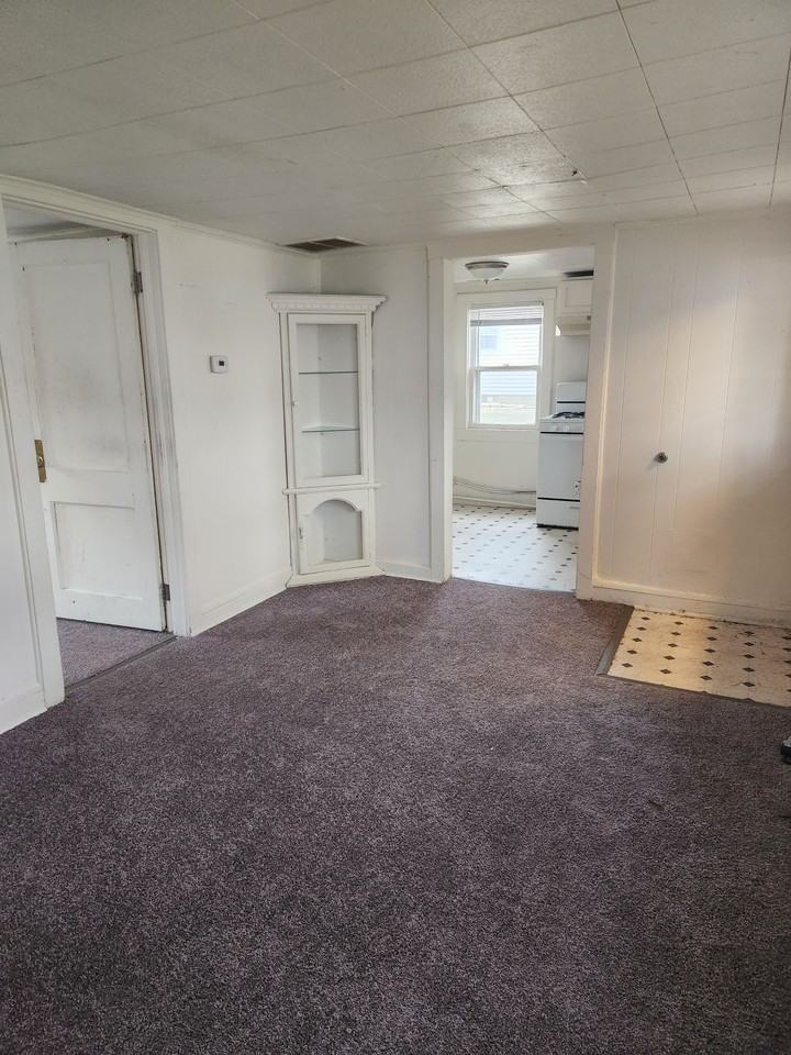 2422 White St #1 - Photo 5 of 5