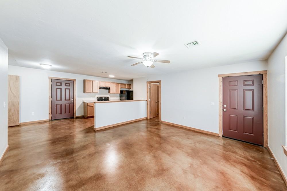 2607 W 58th St #1 - Photo 4 of 18