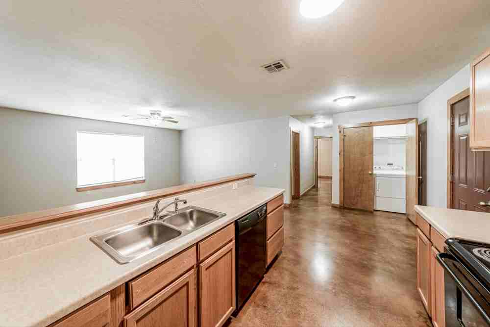 2607 W 58th St #1 - Photo 7 of 18