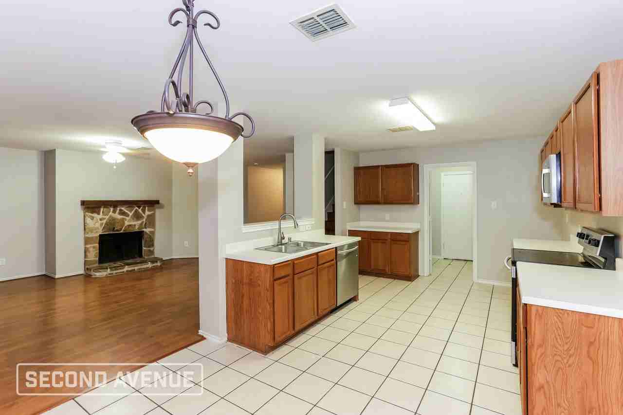 12956 Vassar Dr - Photo 4 of 30