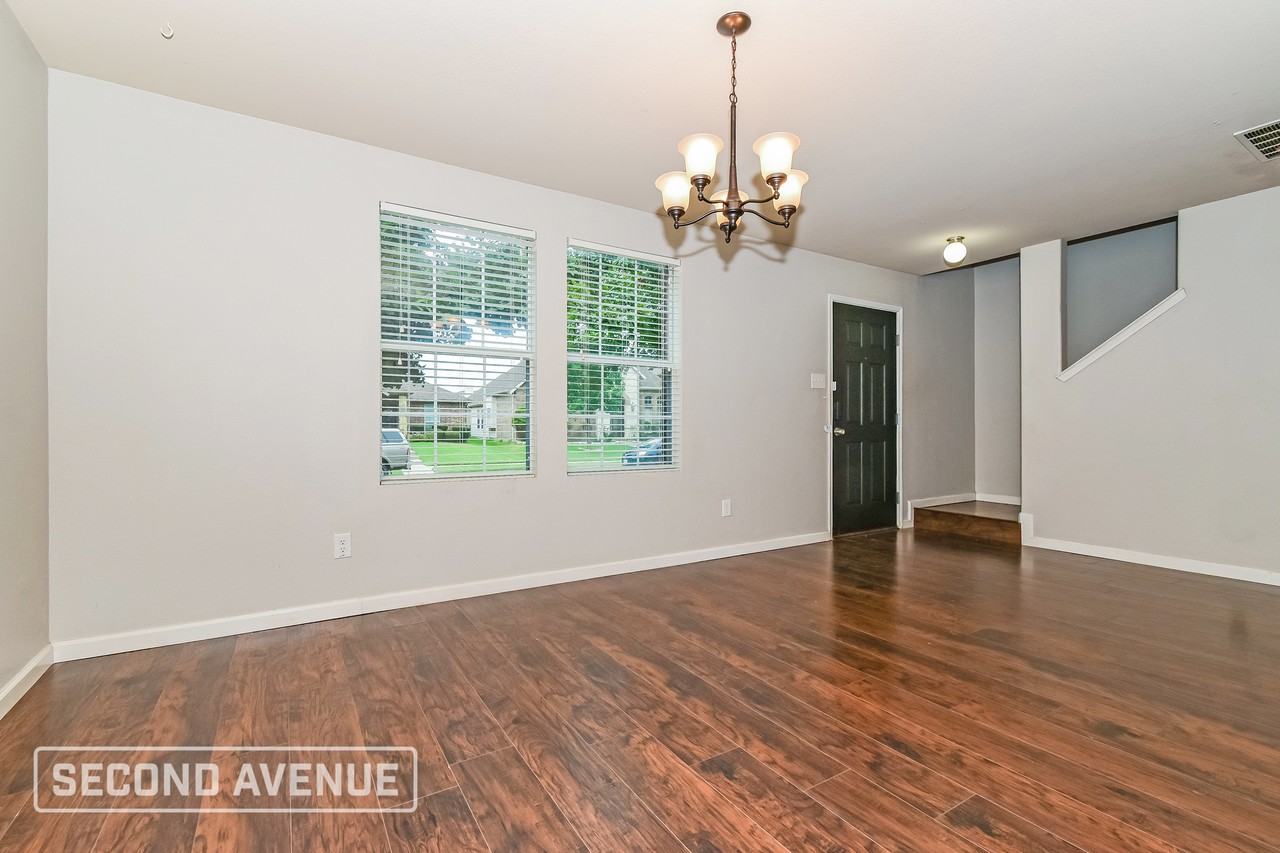 680 Austin Ln - Photo 7 of 28