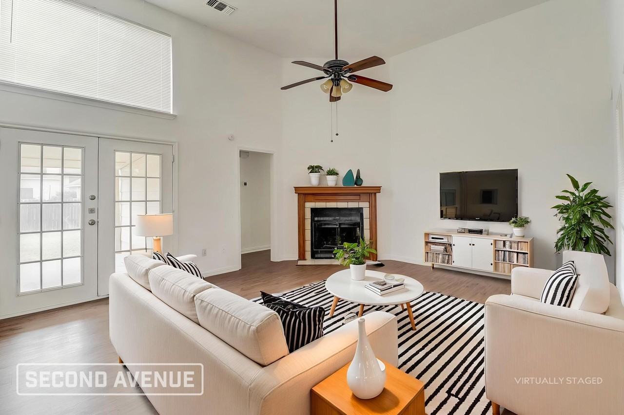 8802 Briarwood Dr - Photo 2 of 27