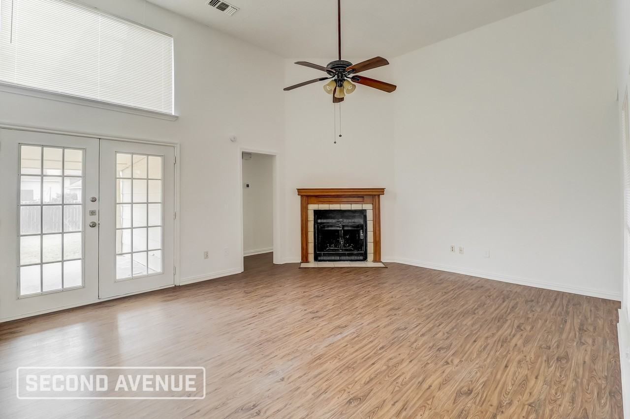 8802 Briarwood Dr - Photo 7 of 27