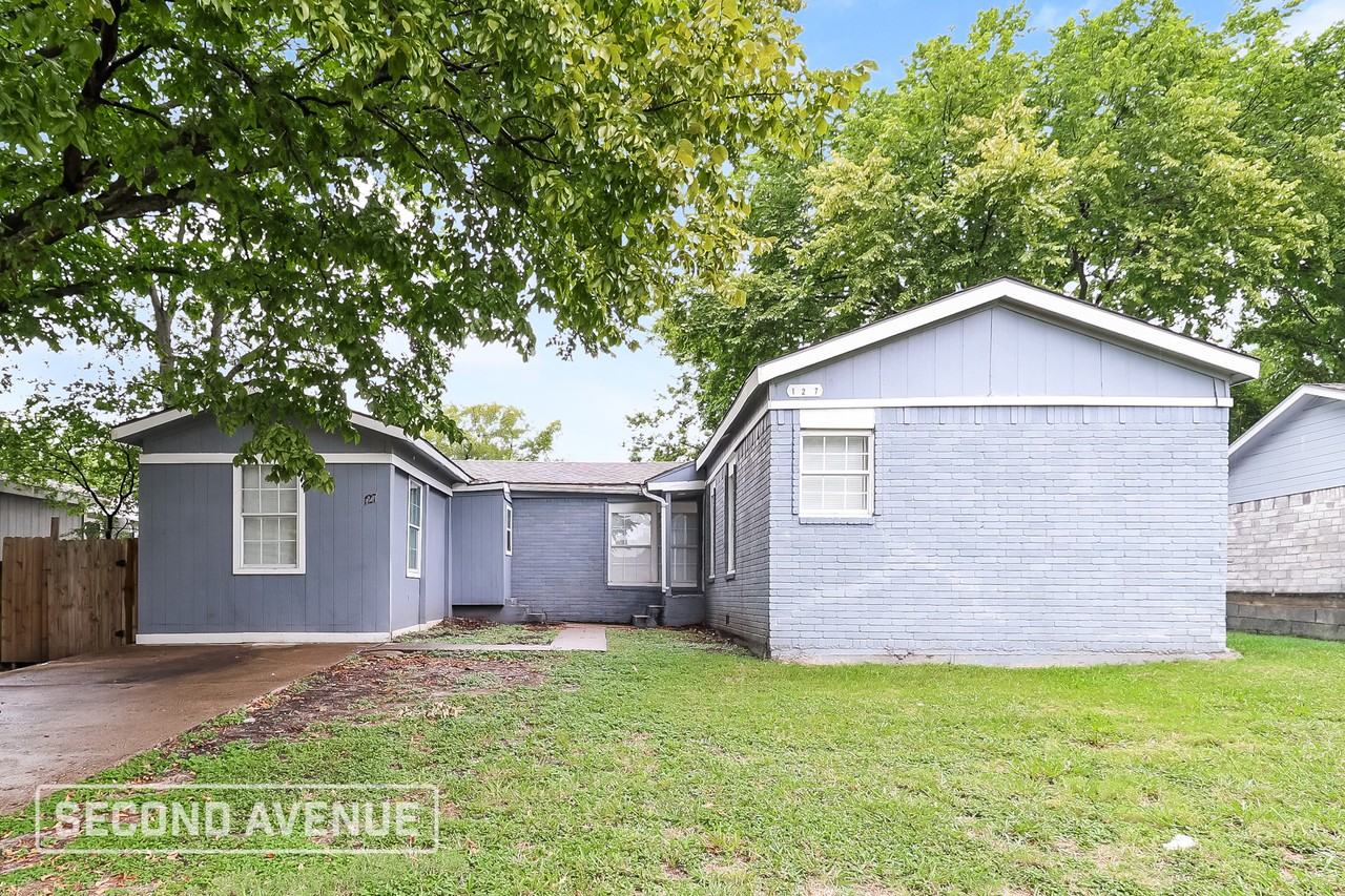 127 Woodhill St - Photo 2 of 28