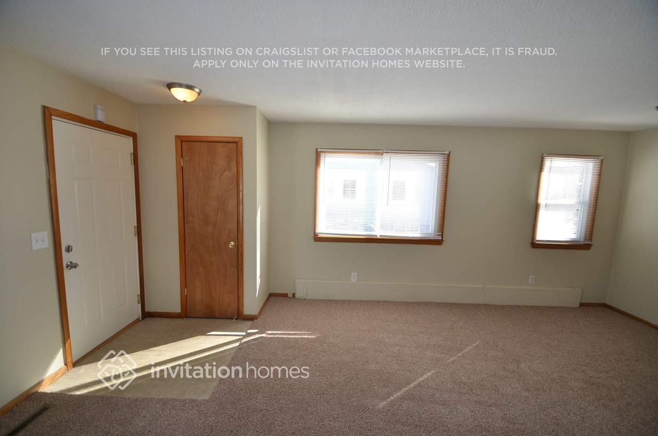 320 Garfield Ave - Photo 2 of 19