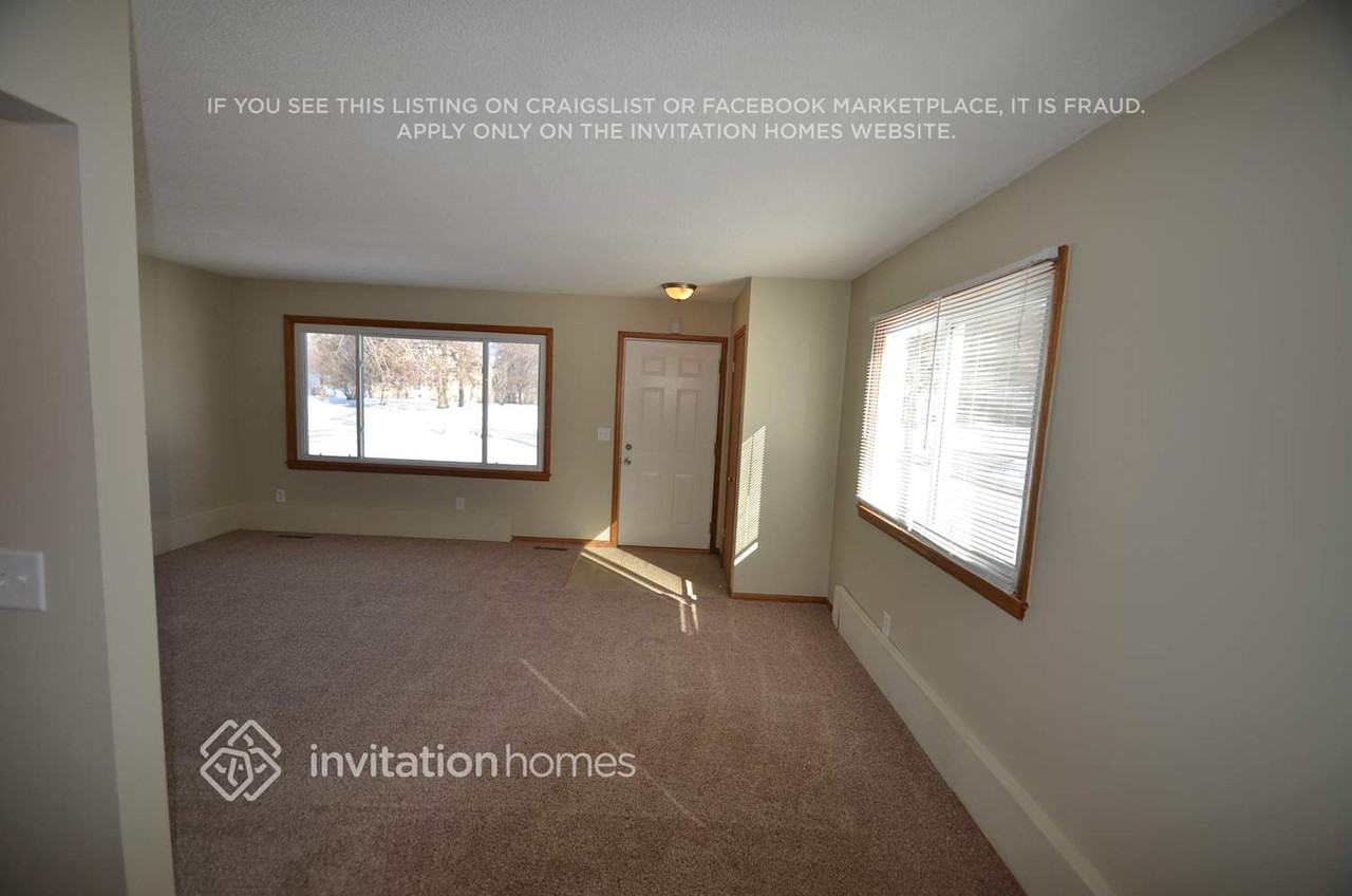 320 Garfield Ave - Photo 4 of 19