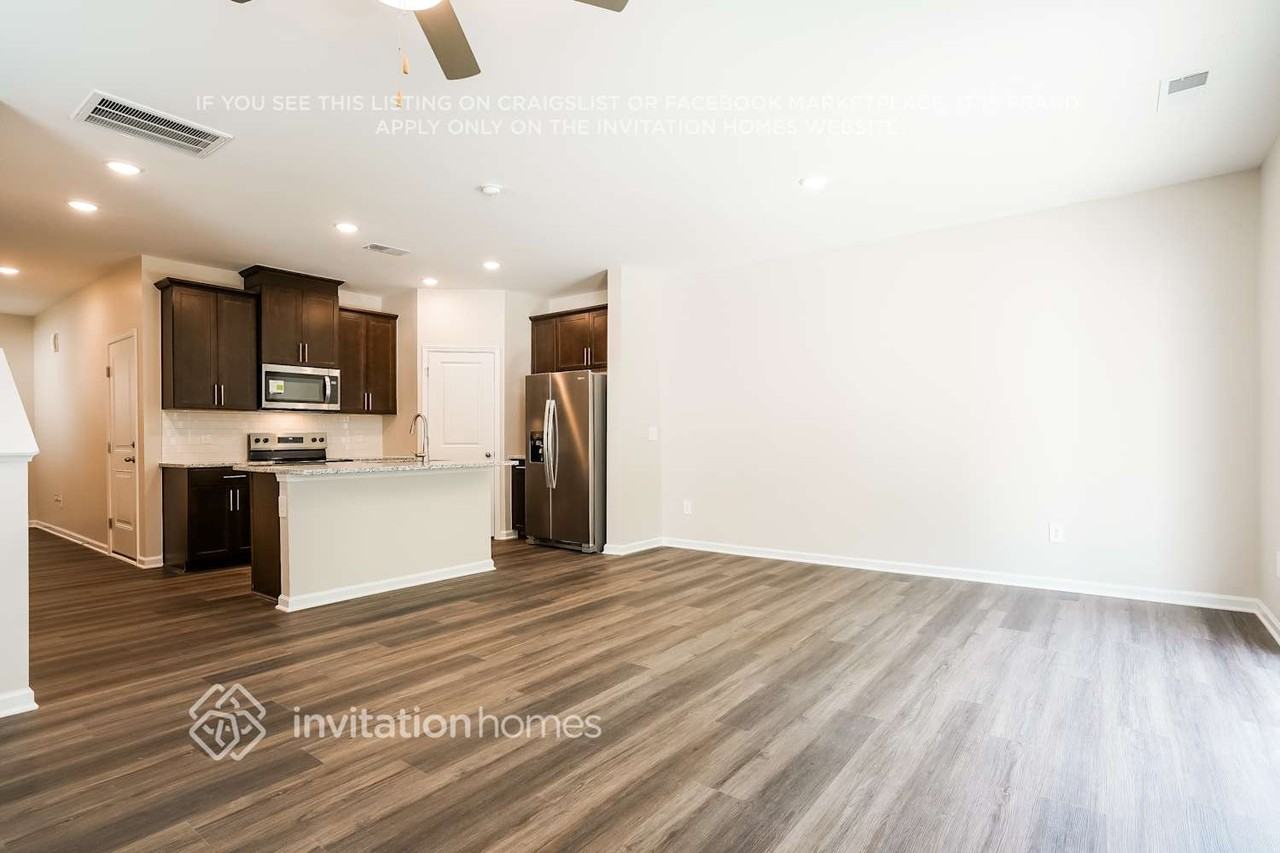 1166 Greenville Way - Photo 7 of 20