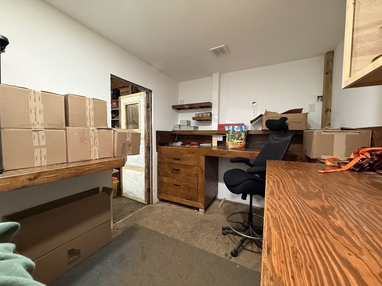 21 Birchwood Dr #1 - Photo 2 of 9