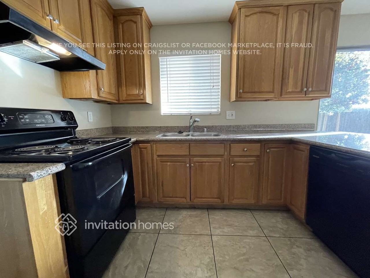 242 College Ave - Photo 4 of 13