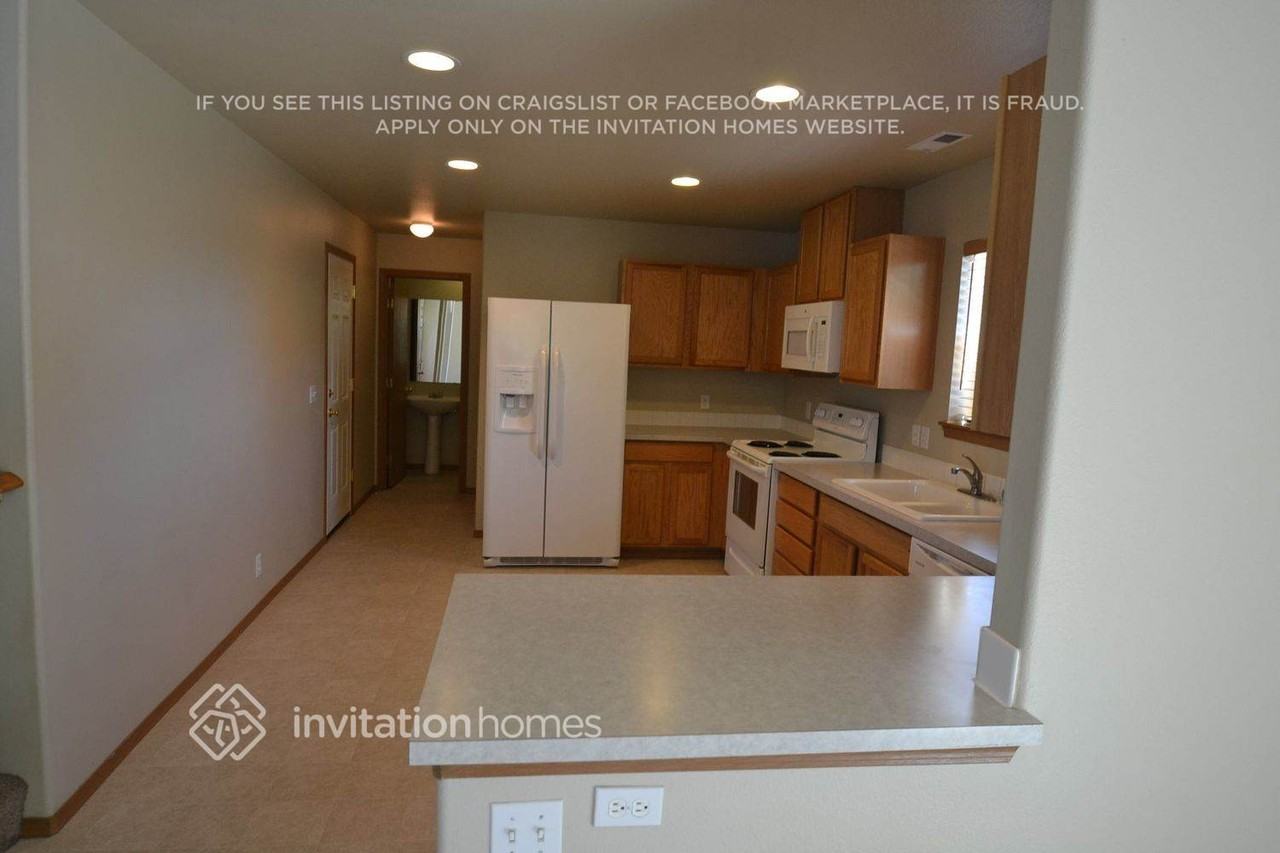 206 Lane Blvd Ne - Photo 3 of 8