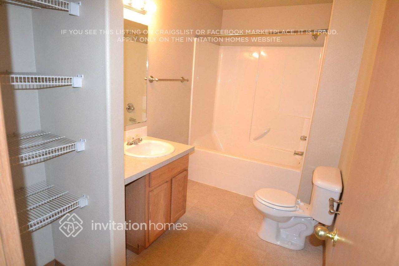 206 Lane Blvd Ne - Photo 6 of 8