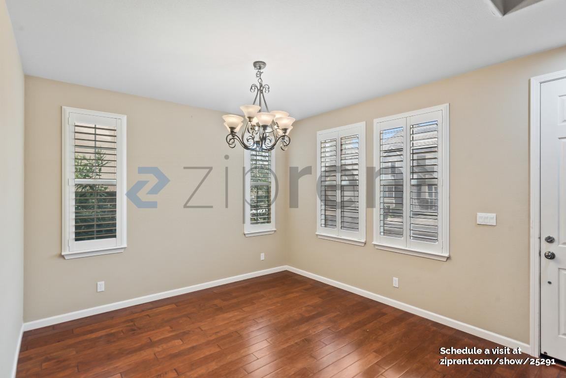 651 Carrington Ct - Photo 5 of 37