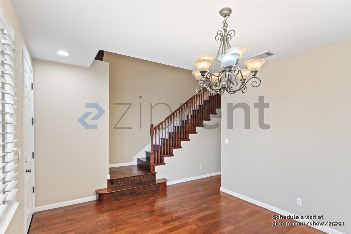 651 Carrington Ct - Photo 6 of 37