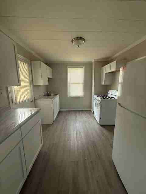 1933 Cordova Ave #1 - Photo 3 of 21