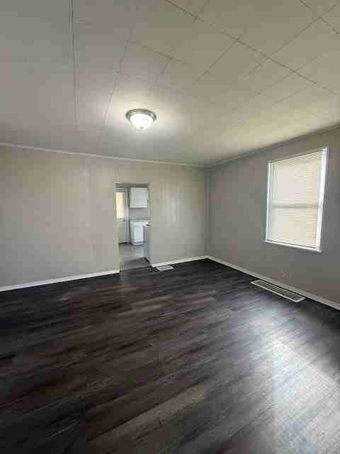 1933 Cordova Ave #1 - Photo 4 of 21