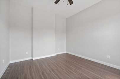 1904 Linn St #2 - Photo 2 of 8