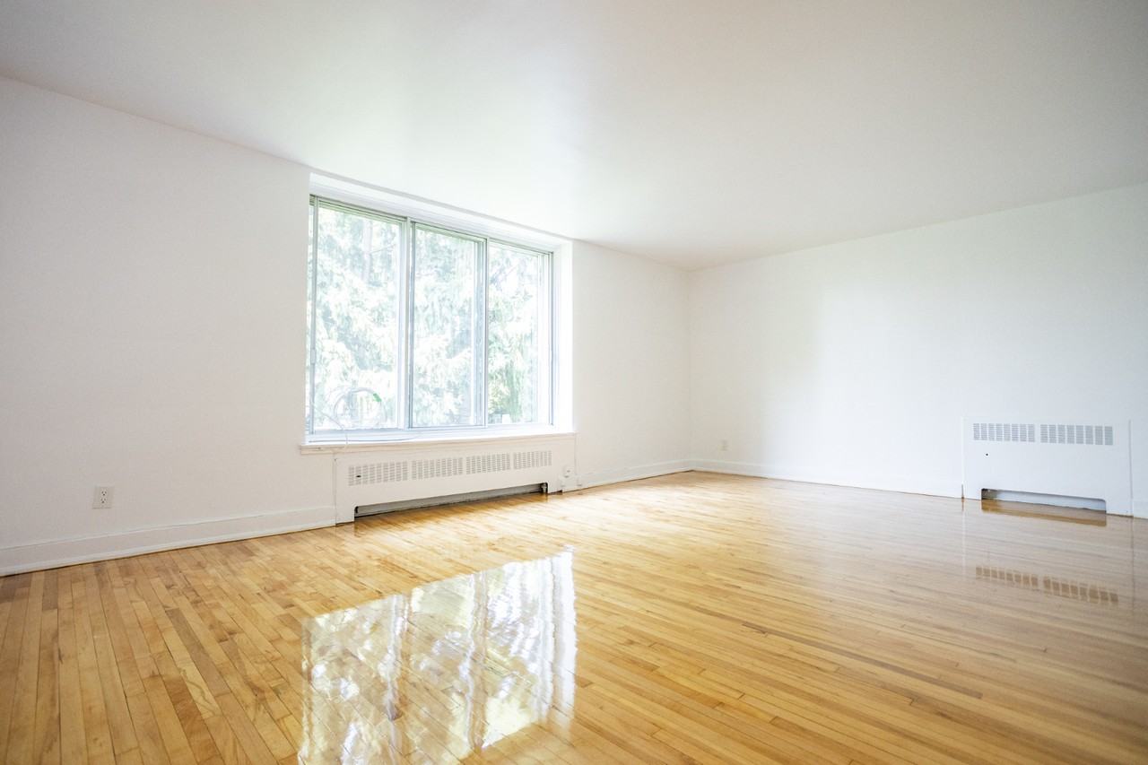 6001 Ch De La Côte-Saint-Luc — photo 2