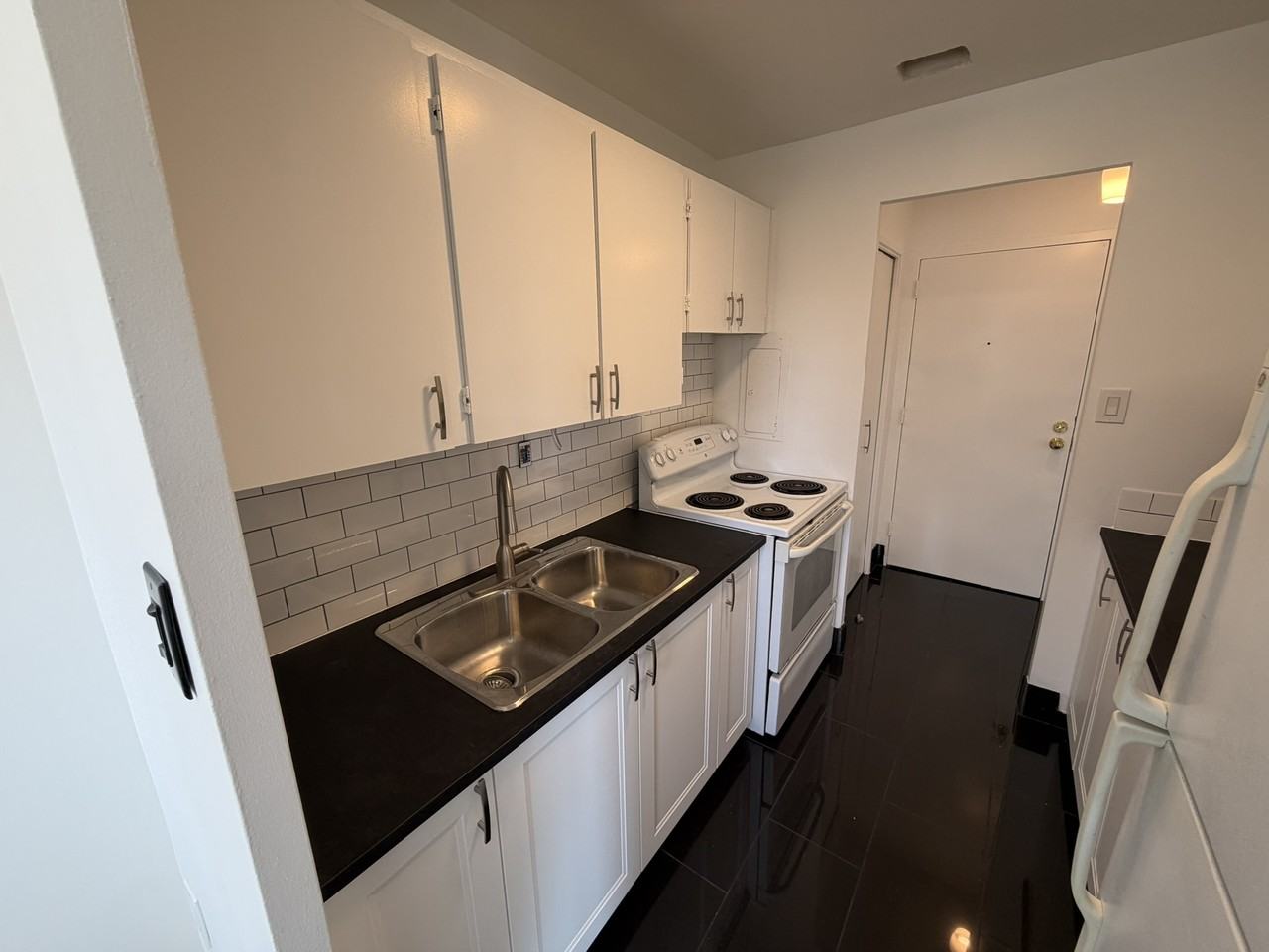 1835 Bloor Street #306 - Photo 3 of 10