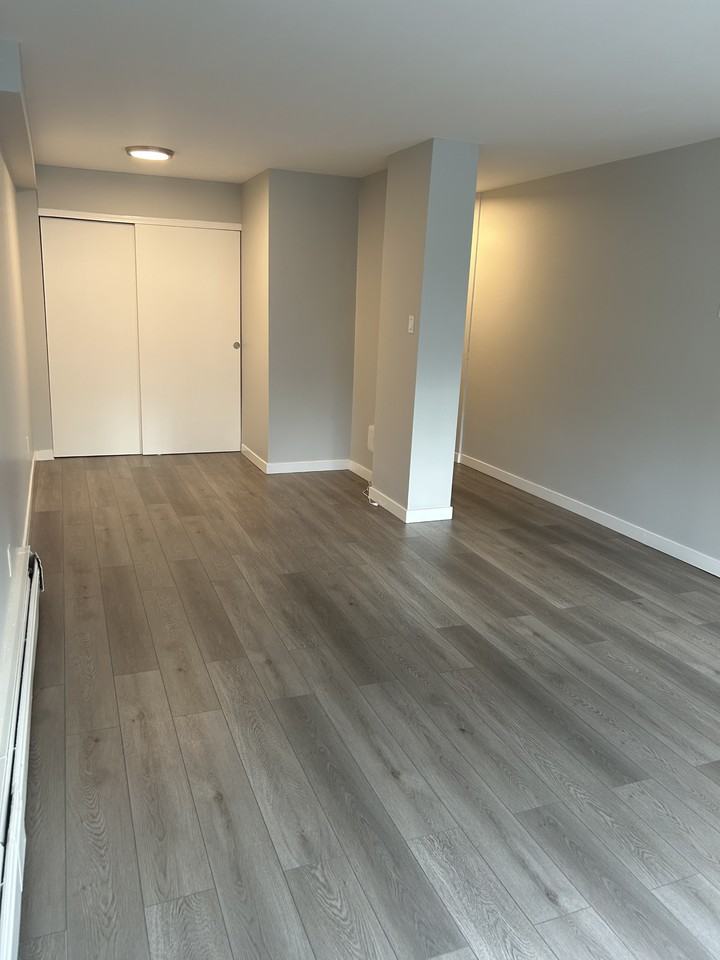 Blue Crest Apartments - Photo 5 of 45