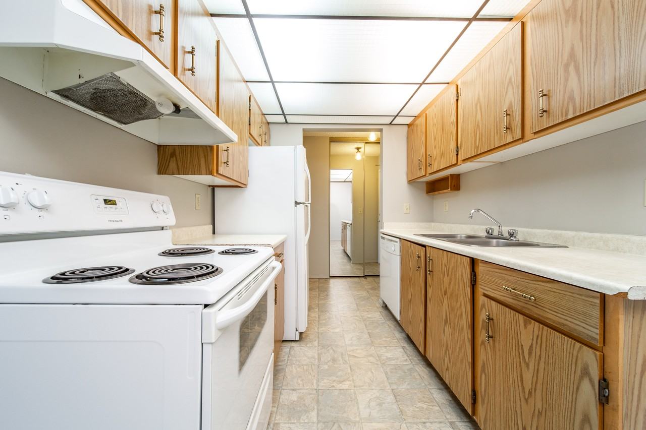 Ivory Arms Apartments - Photo 3 of 16