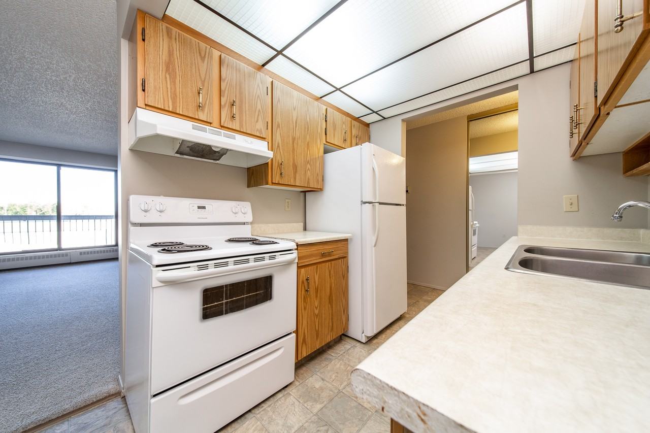 Ivory Arms Apartments - Photo 7 of 16