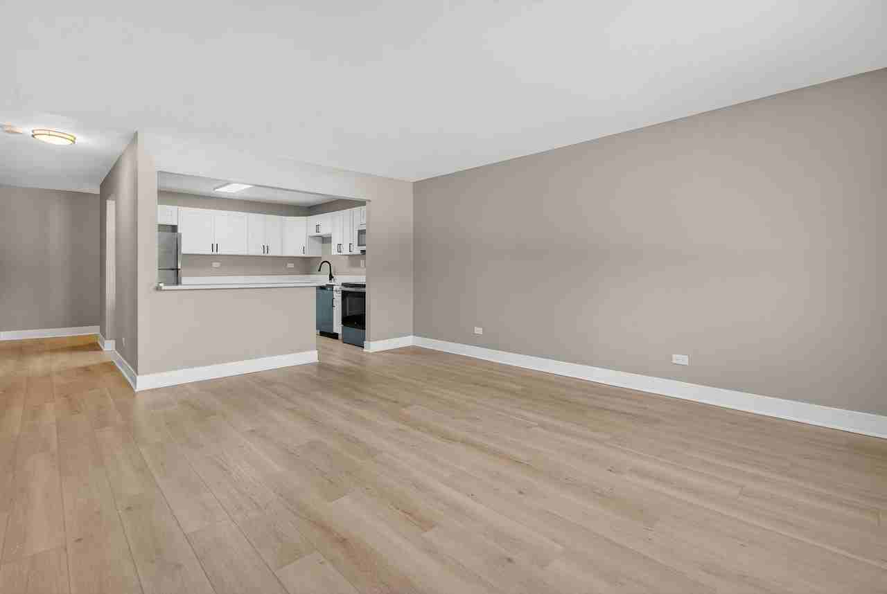 Lakeside Village Apartments - Photo 3 of 28