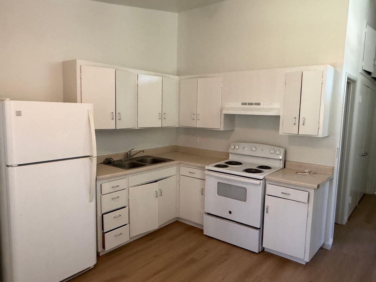 600 Park Ave ##15a