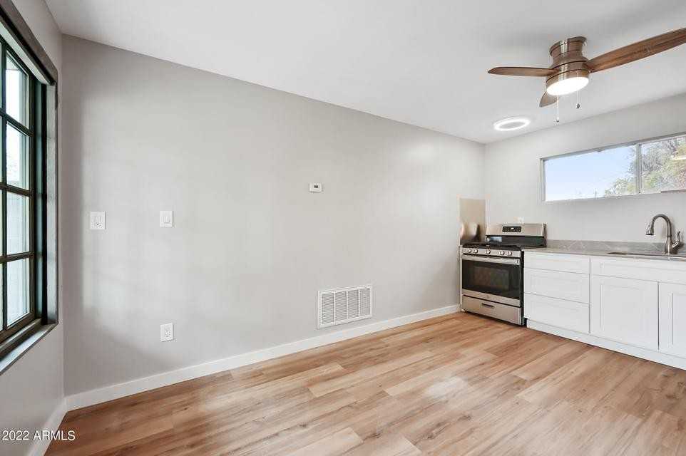 217 South Sirrine #103 - Photo 5 of 14