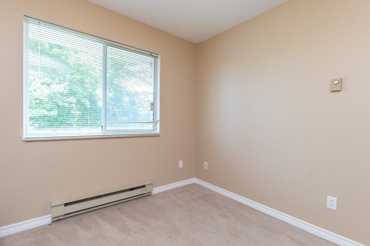 2750 Fuller St - Photo 5 of 12