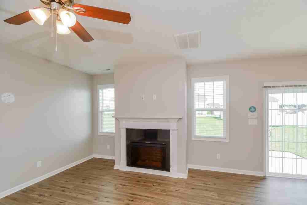 238 Grovemere Ln - Photo 4 of 17